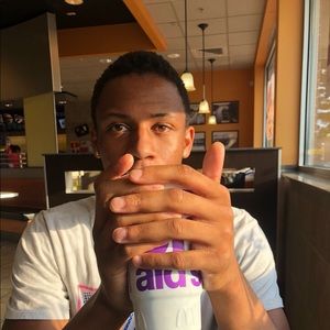 Meet your Posher, Derrick